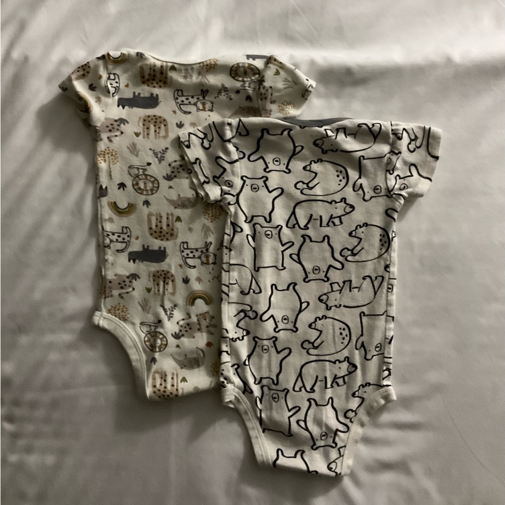 Gerber Baby Onesies 6 piece Set - Gray tones. Size 6-9 months - Picture 7 of 8